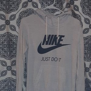 Size m nike pull over sweather
